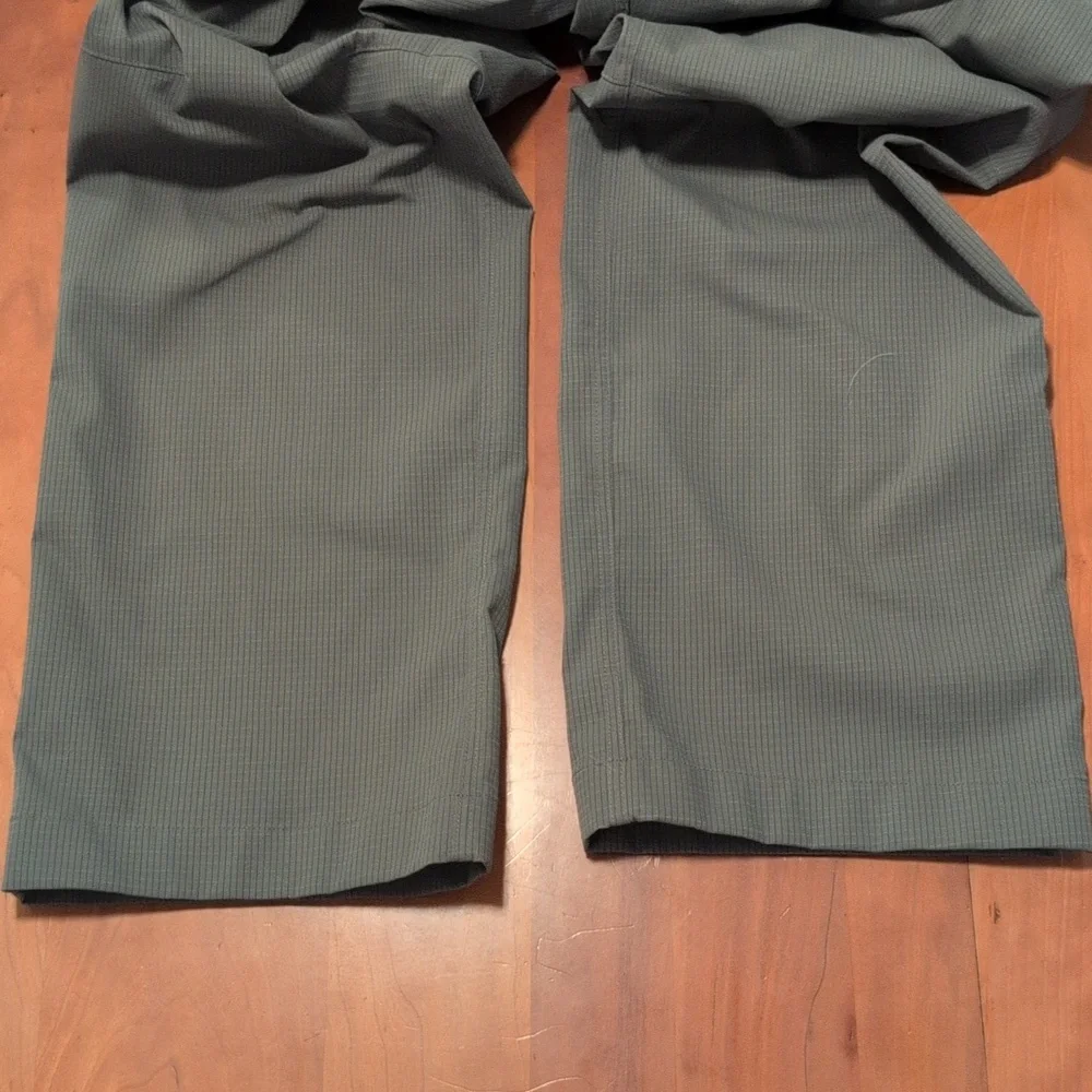 KUIU Women's Olive Green Tactical Pants - Picture 4 of 5